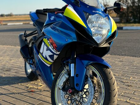 2019 Suzuki GSX-R 600, красный, 750000 рублей, вид 2