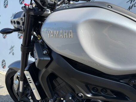 2021 Yamaha XSR900, серебристый, 850000 рублей, вид 5