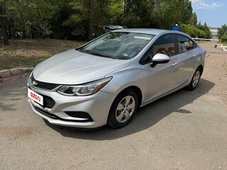 2017 Chevrolet Cruze II, серебристый, 650000 рублей, вид 1
