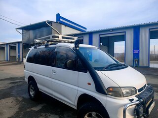 1996 Mitsubishi Delica IV, белый, 1050000 рублей, вид 2