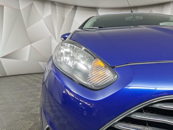 2015 Ford Fiesta Mk6 Рестайлинг, синий - вид 9