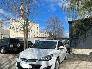 2014 Opel Astra J Рестайлинг, белый, 705000 рублей, вид 2