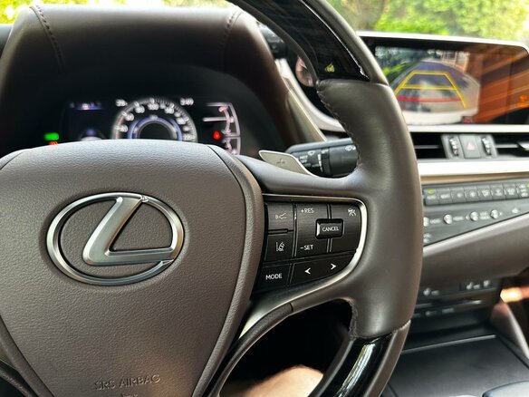 2022 Lexus ES 300h VII Рестайлинг, серый - вид 24