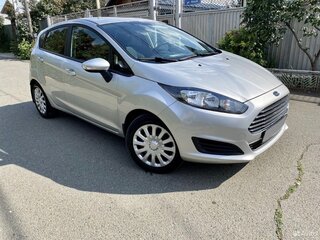 2018 Ford Fiesta Mk6 Рестайлинг, серебристый, 985000 рублей, вид 2