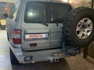 2005 Toyota Land Cruiser 105 100 Series Рестайлинг 1, серебристый, 2500000 рублей, вид 2