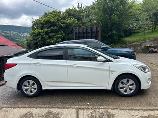 2016 Hyundai Solaris I Рестайлинг, белый, 1050000 рублей, вид 2