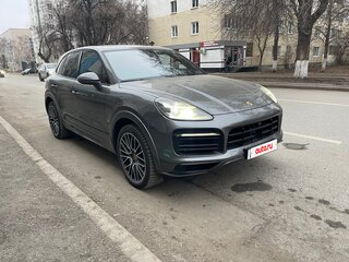 2018 Porsche Cayenne III, серый, 5750000 рублей, вид 2