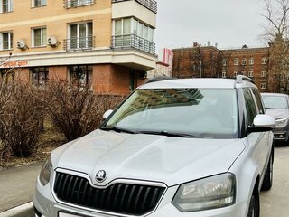 2014 Skoda Yeti I Рестайлинг, серебристый, 1150000 рублей, вид 2