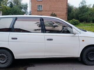 2000 Toyota Gaia, белый, 650000 рублей, вид 2