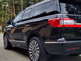 2018 Lincoln Navigator IV, чёрный, 7696000 рублей, вид 5