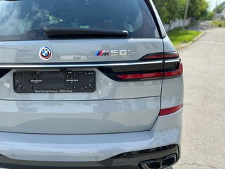 2024 BMW X7 M60i I (G07) Рестайлинг, серый, 16556436 рублей, вид 4