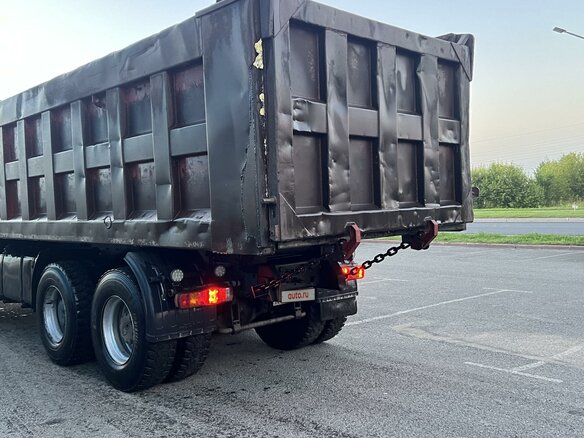 2012 Sinotruk Howo A5, красный, 3000000 рублей - вид 2
