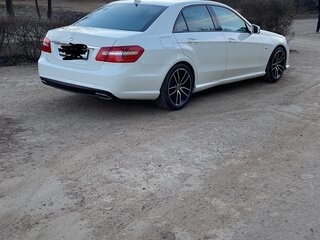 2011 Mercedes-Benz E-Класс 200 7G-Tronic IV (W212, S212, C207), белый, 2000000 рублей, вид 3