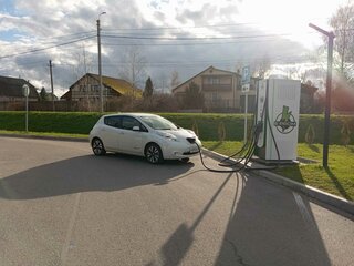 2012 Nissan Leaf I (ZE0/AZE0), белый, 1650000 рублей, вид 4
