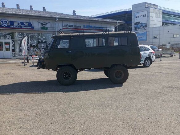 1996 УАЗ 3962, зелёный, 400000 рублей - вид 2