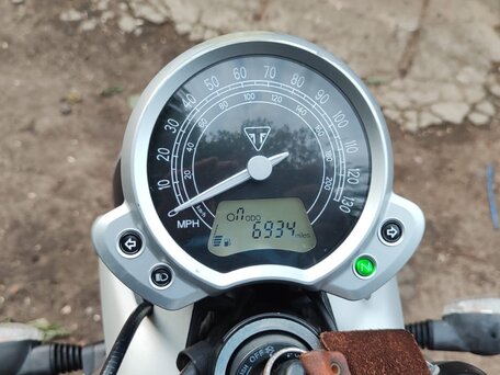 2016 Triumph Street Twin, красный, 560000 рублей, вид 2