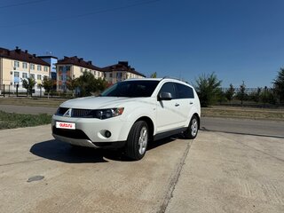 2008 Mitsubishi Outlander II, белый, 1200000 рублей, вид 2