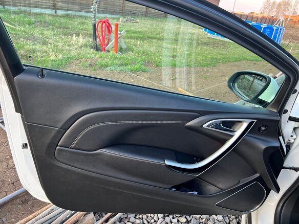 2013 Opel Astra GTC J Рестайлинг, белый, 1350000 рублей - вид 26