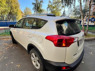 2014 Toyota RAV4 IV (XA40), белый, 1750000 рублей, вид 3