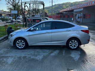 2015 Hyundai Solaris I Рестайлинг, серебристый, 1300000 рублей, вид 5