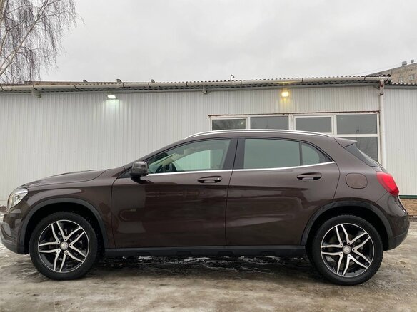 2014 Mercedes-Benz GLA 200 I (X156), коричневый, 1599999 рублей - вид 13