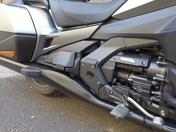2024 Honda GL 1800 Gold Wing, серебристый, 2399000 рублей - вид 17