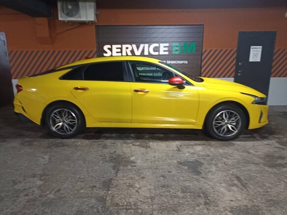 2022 Kia K5 III, жёлтый, 3200000 рублей - вид 6