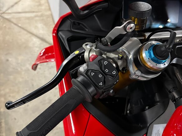 2024 Ducati Panigale V4, красный, 3950000 рублей - вид 15