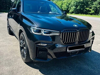 2022 BMW X7 40i I (G07), чёрный, 9690000 рублей, вид 4