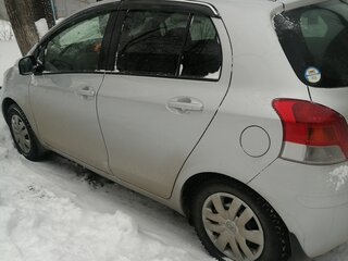 2009 Toyota Vitz II (XP90), серый, 800000 рублей, вид 1