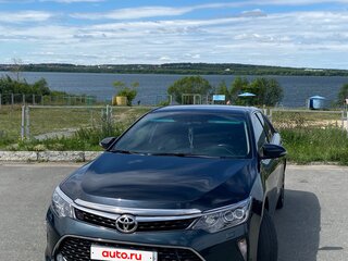 2017 Toyota Camry VII (XV50) Рестайлинг 2, серый, 2590000 рублей, вид 2