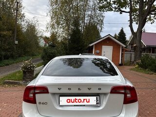 2014 Volvo S60 II Рестайлинг, белый, 1430000 рублей, вид 3