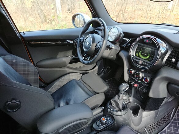 2015 Mini Hatch Cooper S III (F55/F56), оранжевый - вид 9