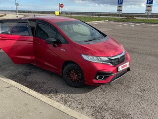 2018 Honda Fit III Рестайлинг, красный, 1495000 рублей, вид 4