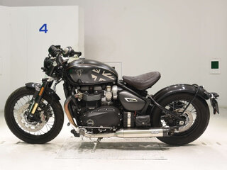 2020 Triumph Bonneville Bobber, чёрный, 1480000 рублей, вид 2