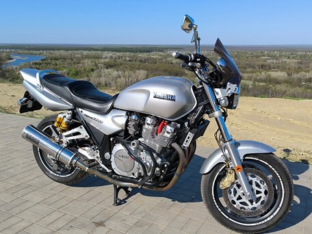 1998 Yamaha XJR1300, серебристый, 395000 рублей, вид 1