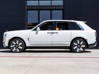 2025 Rolls-Royce Cullinan I Рестайлинг (Series II), белый, 63086894 рублей, вид 3