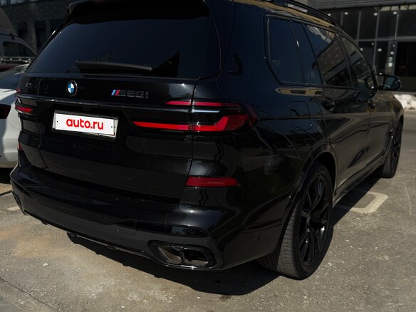 2023 BMW X7 M60i I (G07) Рестайлинг, белый, 12500000 рублей - вид 4