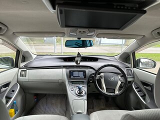 2011 Toyota Prius III (XW30), белый, 1100000 рублей, вид 5