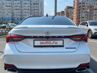 2022 Toyota Avalon V, белый, 9124200 рублей, вид 4