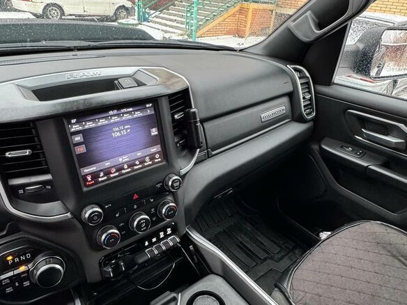 2021 Ram 1500 Quad Cab V, чёрный, 7000000 рублей - вид 13