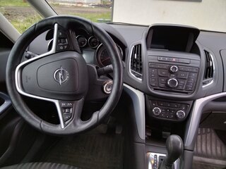 2014 Opel Zafira C, белый, 1499000 рублей, вид 3