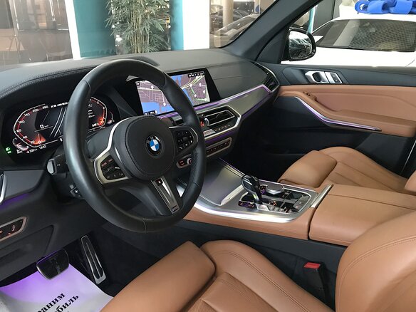 2019 BMW X5 M50d IV (G05/G18), белый - вид 4