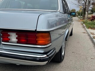 1983 Mercedes-Benz W123 240, голубой, 2300000 рублей, вид 4