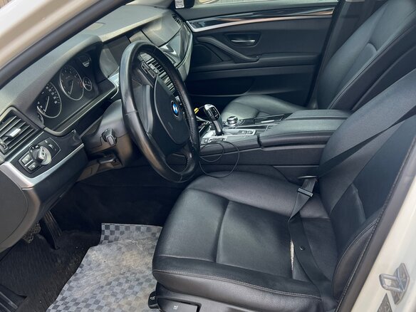 2013 BMW 5 серии 520i VI (F10/F11/F07), белый, 2000000 рублей - вид 9