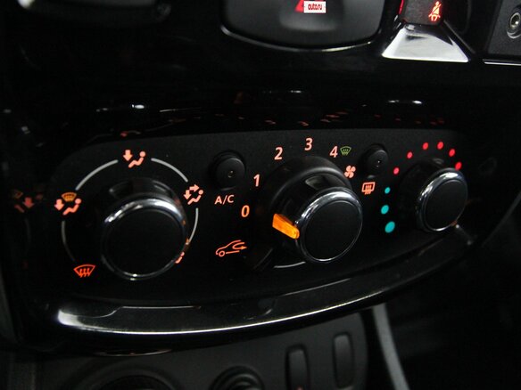 2015 Nissan Terrano III (D10), серый, 1350000 рублей - вид 16