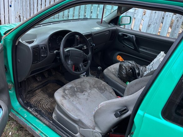 1999 Volkswagen Polo III Рестайлинг, зелёный, 300000 рублей - вид 3