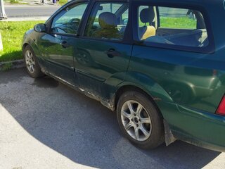 2000 Ford Focus I (North America), зелёный, 240000 рублей, вид 2