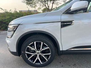 2023 Renault Koleos II Рестайлинг, белый, 3700000 рублей, вид 5