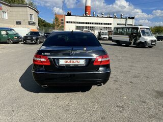 2011 Mercedes-Benz E-Класс 300 IV (W212, S212, C207), чёрный, 1700000 рублей, вид 4